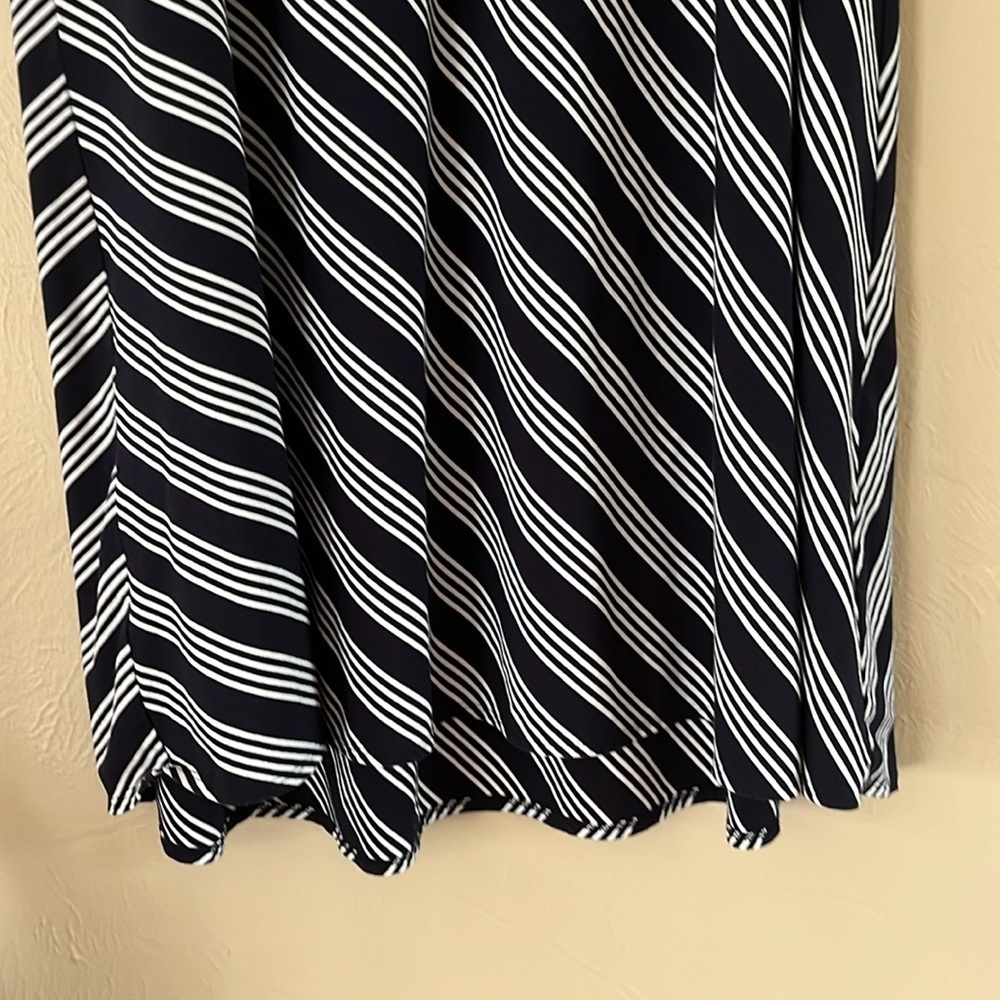 Talbots Knit Maxi Skirt Navy Blue Stripes Size Medium Elastic Waistband - Picture 3 of 10